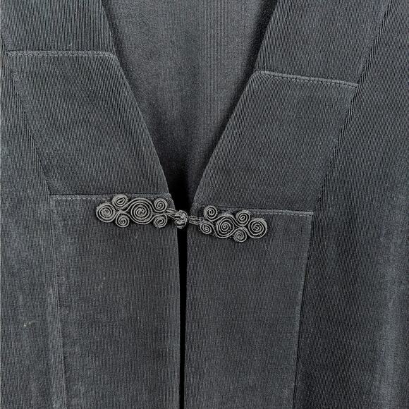 Chico's Travelers Stretch Black V-neck Single Knot Button Closure Size 2|Large - Picture 3 of 6
